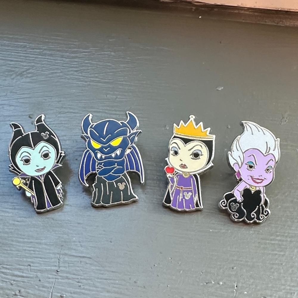 Disney Villains pins